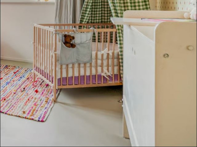 Zandkleur gietvloer kinderkamer