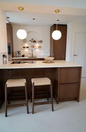 Minimal Sand Gietvloer Japandi Interieur | Berkers Vloeren Minimal Sand gietvloer in Japandi keuken met zandkleur